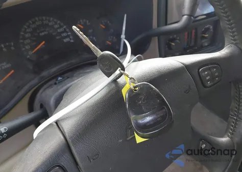 2003 Chevrolet Tahoe Ls из США, поврежденный, VIN 1GNEC13V03R310084